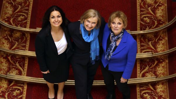 British politicians Heidi Allen, left, Sarah Wollaston, centre, and Anna Soubry, right, joined new political party 'The Independent Group' pose for a photograph after a press conference in Westminster in London, Wednesday, Feb. 20, 2019. - Sputnik International