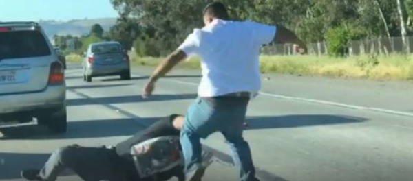 Fists Fly During Easter Brawl on California Highway Fists Fly During Easter Brawl on California Highway - Sputnik International