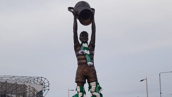 Genenral view of a statue of former Celtic player Billy McNeill - Sputnik International