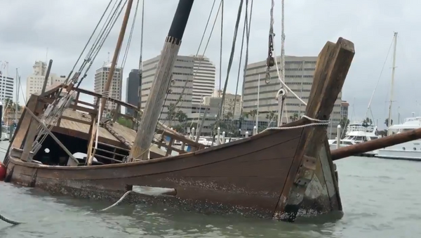 A replica of La Nina, one of three ships Italian explorer Christopher Columbus used to sail to the Americas, sunk in the early morning hours this week in Texas' Corpus Christi. - Sputnik International