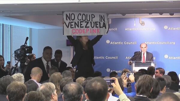 Ativista interrompe enviados dos EUA para Venezuela - Sputnik International