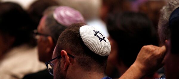 A candlelight vigil is held at Rancho Bernardo Community Presbyterian Church for victims of a shooting incident at the Congregation Chabad synagogue in Poway - Sputnik International