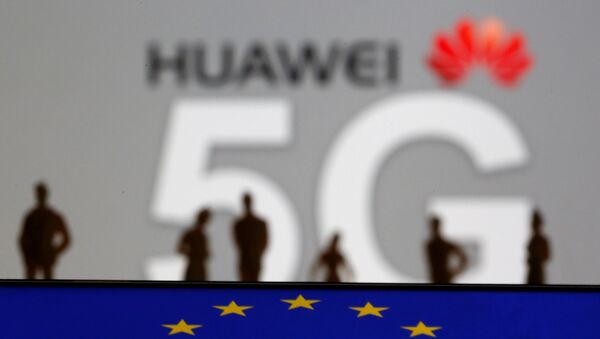 Huawei and 5G network logo - Sputnik International