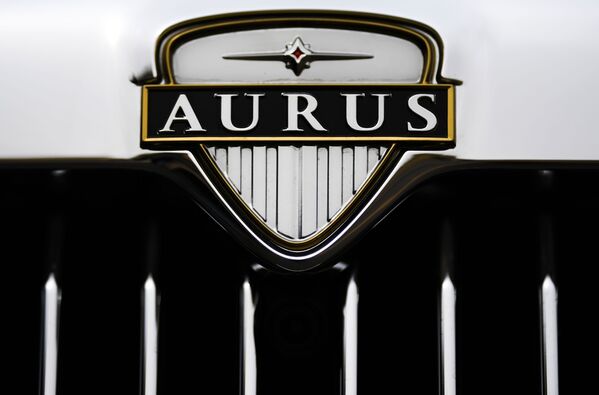 Cruisin' With the Top Down: Luxurious Aurus Senat Convertible - Sputnik International