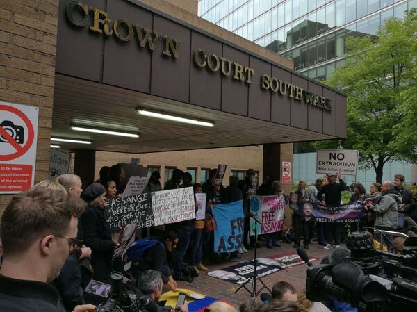 Assange Supporters Gather Outside London's Southwark Crown Court Assange Supporters Gather Outside London's Southwark Crown Court - Sputnik International
