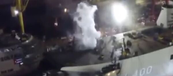 A video of a fire, which broke out aboard the Turkish Navy’s Anadolu amphibious assault ship at a shipyard in Istanbul on April 30, has been posted on YouTube - Sputnik International