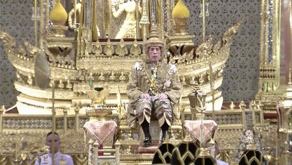 Thailand’s King Maha Vajiralongkorn sits on the throne - Sputnik International