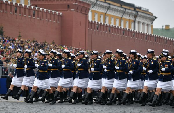 Russian Servicewomen in the Victory Day Parade - Sputnik International
