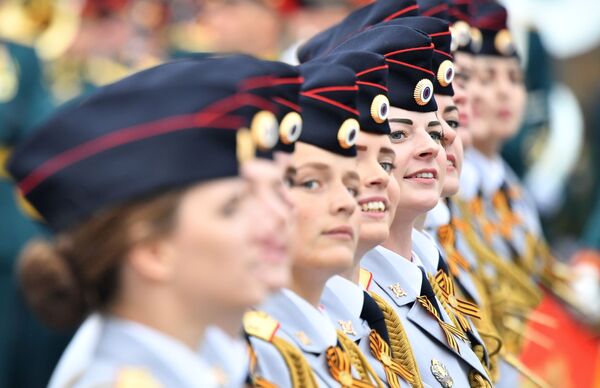 Female Cadets Feature in the Parade - Sputnik International