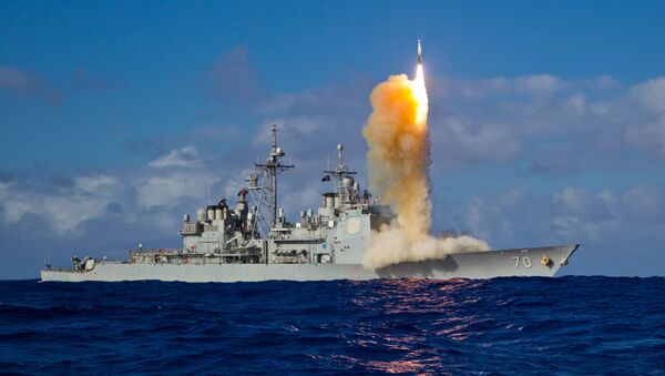 A Standard Missile-3 (SM-3) Block 1B interceptor missile is launched from the guided-missile cruiser USS Lake Erie (CG 70) during a Missile Defense Agency and U.S. Navy test in the mid-Pacific. - Sputnik International