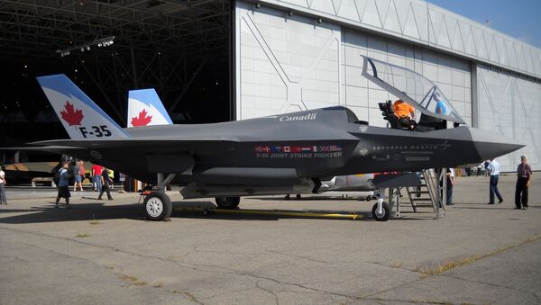 File: A wooden mock-up of the F-35 in Canadian Forces markings - Sputnik International