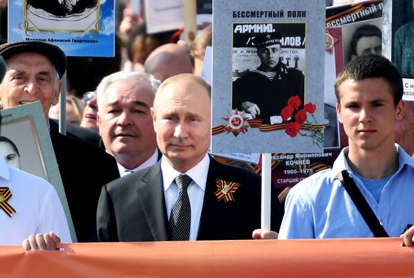 Russian President Vladimir Putin Takes Part in the March of the Immortal Regiment - Sputnik International
