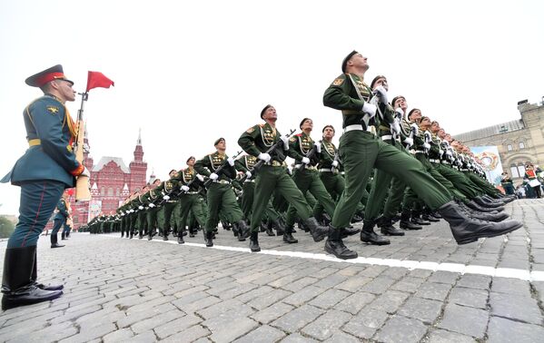 Servicemen During the Victory Day Parade in Red Square - Sputnik International