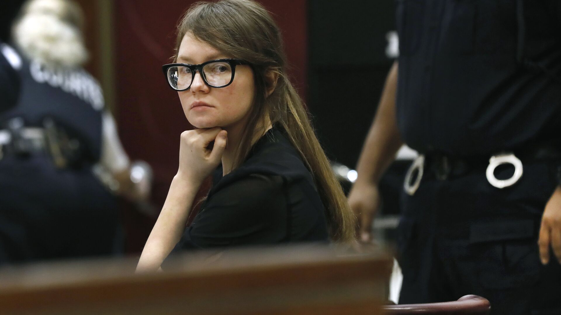 Anna Sorokin sits at the defense table during jury deliberations in her trial at New York State Supreme Court, in New York, Thursday, April 25, 2019.  - Sputnik International, 1920, 16.02.2022