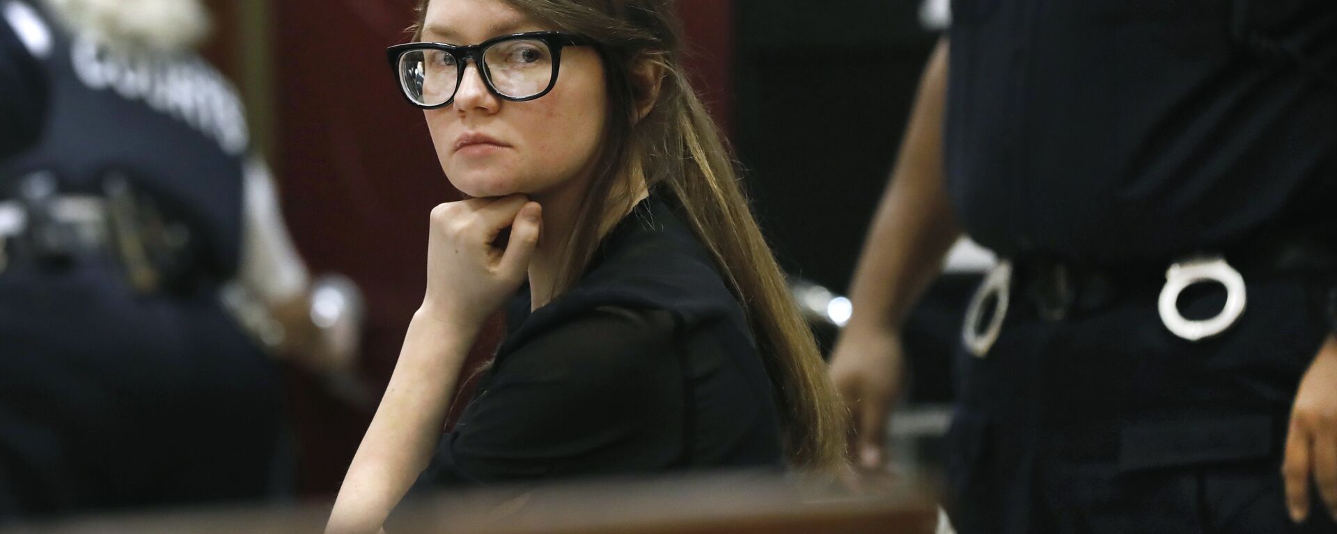 Anna Sorokin sits at the defense table during jury deliberations in her trial at New York State Supreme Court, in New York, Thursday, April 25, 2019.  - Sputnik International, 1920, 16.02.2022