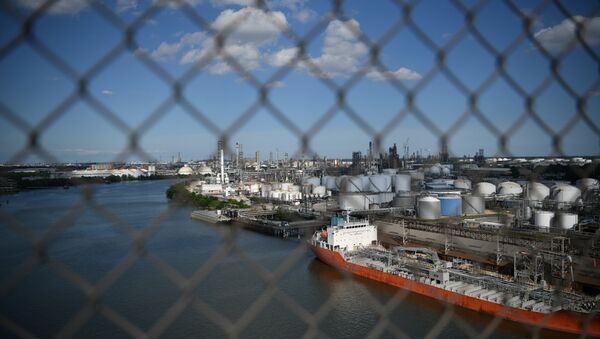 The Houston Ship Channel and adjacent refineries, part of the Port of Houston, are seen in Houston - Sputnik International