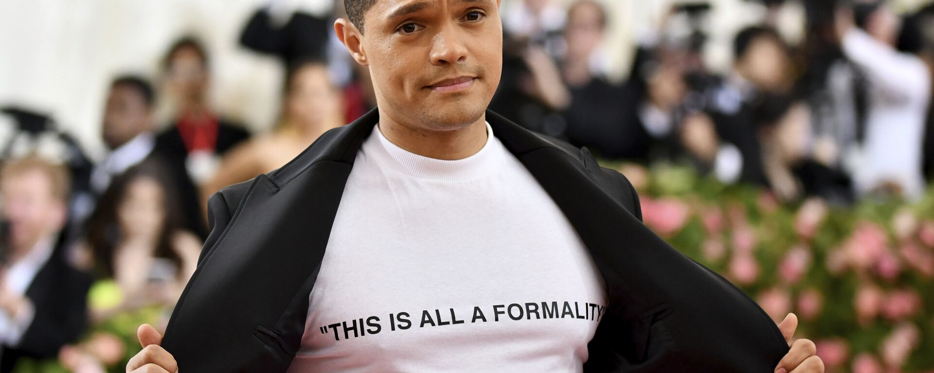 Trevor Noah attends The Metropolitan Museum of Art's Costume Institute benefit gala celebrating the opening of the Camp: Notes on Fashion exhibition on Monday, May 6, 2019, in New York - Sputnik International, 1920, 21.03.2022