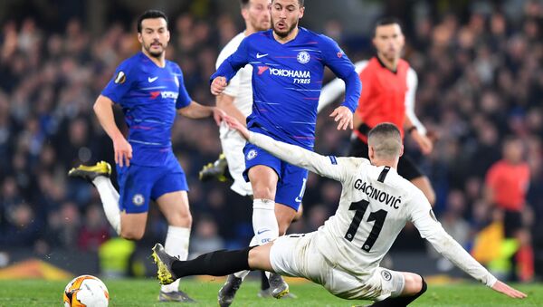 Chelsea's Eden Hazard takes on an Eintracht Frankfurt defender in the Europa League semi final last week - Sputnik International