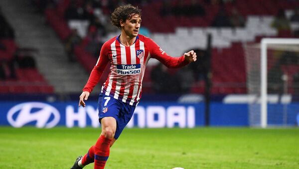 Atletico Madrid's French forward Antoine Griezmann controls the ball during the Spanish league football match between Club Atletico de Madrid and Valencia CF at the Wanda Metropolitano stadium in Madrid on April 24, 2019. - Sputnik International