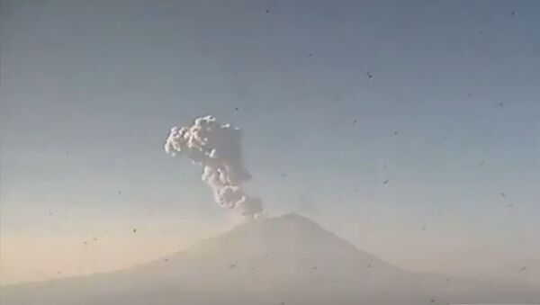 Explosion Rocks Popocatepetl Volcano - Sputnik International
