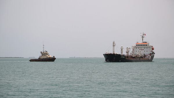 Ships are seen at Saleef port in the western Red Sea Hodeida province - Sputnik International