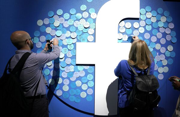 Facial Recognition: Why Facebook's 'Alt Text' Feature Can be Abused by Spooks & Hackers Facial Recognition: Why Facebook's 'Alt Text' Feature Can be Abused by Spooks & Hackers - Sputnik International