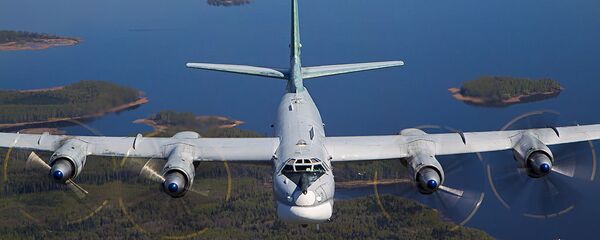 Air-to-air refuelling of Tupolev Tu-95MS - Sputnik International
