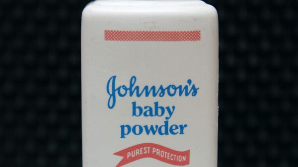 a bottle of Johnson's baby powder - Sputnik International