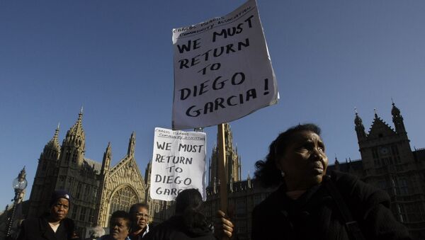 A protest outside the Houses of Parliament in London, after a court ruling decided Chagos Islanders are not allowed to return to their homeland - Sputnik International