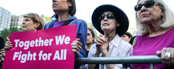Abortion-rights campaigners attend a rally against new restrictions on abortion passed by legislatures in eight states including Alabama and Georgia, in New York City, U.S., May 21, 2019 - Sputnik International