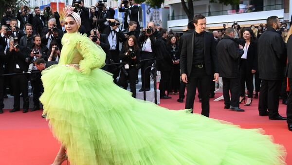 Actress Deepika Padukone poses for photographers upon arrival at the premiere for the film 'Pain and Glory' at the 72nd international film festival, Cannes, southern France, Friday, May 17, 2019 - Sputnik International