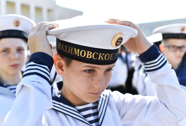 Nakhimov Naval Academy Cadets Before 'Last Bell' in Sevastopol - Sputnik International