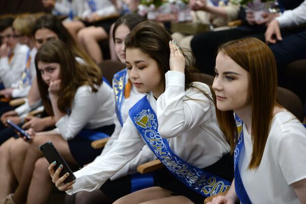 Schoolgirls After 'Last Bell' Celebration in Yekaterinburg - Sputnik International