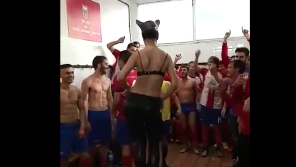 Spanish football club celebrates with stripper - Sputnik International