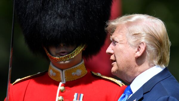 U.S. President Donald Trump inspects an honour guard at Buckingham Palace, in London, Britain, June 3, 2019 - Sputnik International