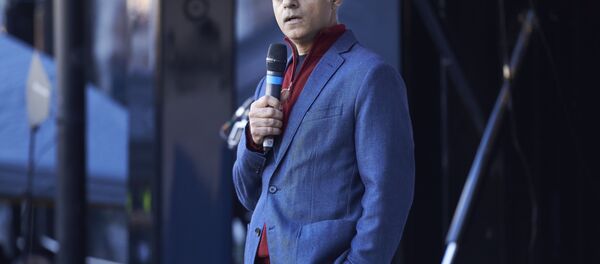 Mayor of London Sadiq Khan speaks to demonstrators in Parliament Square after they take part in a march calling for a People's Vote on the final Brexit deal, in central London on October 20, 2018 Mayor of London Sadiq Khan speaks to demonstrators in Parliament Square after they take part in a march calling for a People's Vote on the final Brexit deal, in central London on October 20, 2018 - Sputnik International
