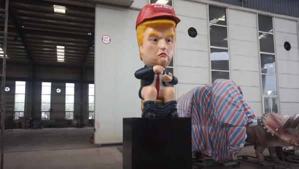 Dumping Trump robot - Sputnik International