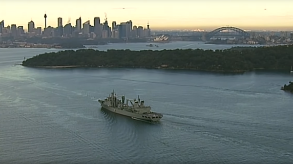 The Chinese People's Liberation Army-Navy's Type 903 replenishment ship Luoma Hu sails through Sydney Harbor in Australia, during a scheduled visit to the city - Sputnik International