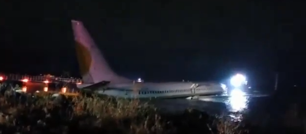 Florida's Florida Fish and Wildlife Conservation Commission releases bodycam footage showing police response to May 3 incident in which a Miami Air plane skidded from the runway and into a nearby river. Florida's Florida Fish and Wildlife Conservation Commission releases bodycam footage showing police response to May 3 incident in which a Miami Air plane skidded from the runway and into a nearby river. - Sputnik International