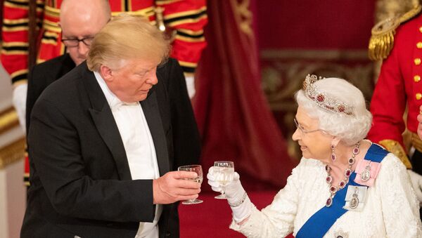 U.S. President Donald Trump and Britain's Queen Elizabeth raise their glasses to make a toast at the State Banquet at Buckingham Palace in London, Britain, June 3, 2019 - Sputnik International