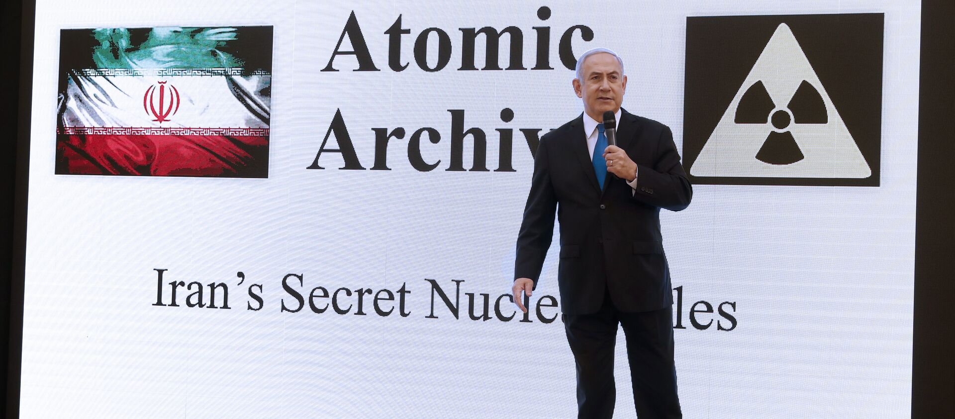 Israeli Prime Minister Benjamin Netanyahu delivers a speech on Iran's nuclear program at the defence ministry in Tel Aviv on April 30, 2018 - Sputnik International, 1920, 05.06.2019