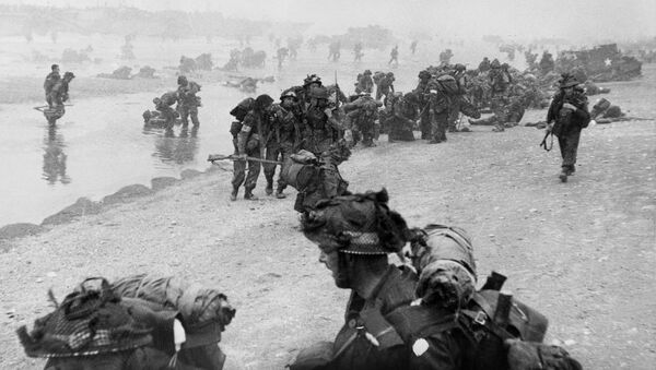 British troops on Sword Beach in northern France on 6 June 1944 - Sputnik International