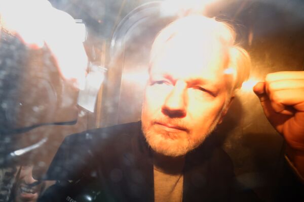 UK Judge Rules Assange Will Remain in Jail Due to 'History of Absconding' UK Judge Rules Assange Will Remain in Jail Due to 'History of Absconding' - Sputnik International