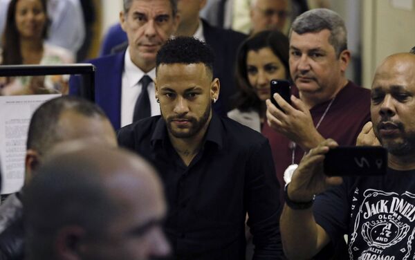 Football Star Neymar Only Receives Warning for April Clash With Rennes Fan - Reports - Sputnik International