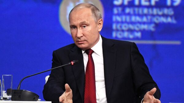 Putin at St. Petersburg International Economic Forum (SPIEF) - Sputnik International