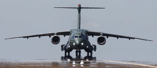 The new militar transport and  refueling aircraft KC-390 of the Embraer Brasilian aviation company is seen at the inauguration flight on Gaviao Peixoto, Sao Paulo, Brasil - Sputnik International