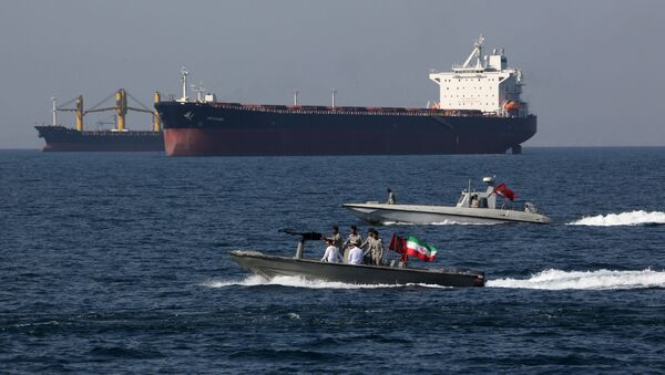 Iranian soldiers take part in the National Persian Gulf day in the Strait of Hormuz, on April 30, 2019 - Sputnik International