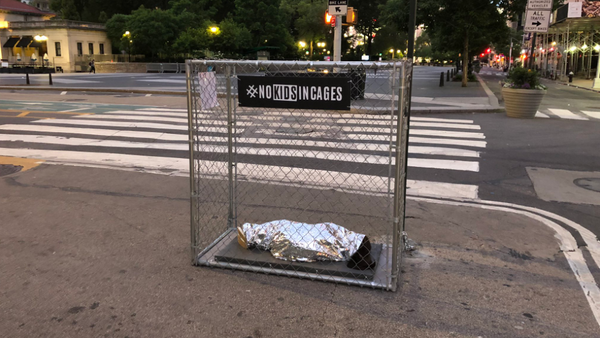 Cages With ‘Kids’ Found Across NYC to Protest Separation of Migrant Children  - Sputnik International
