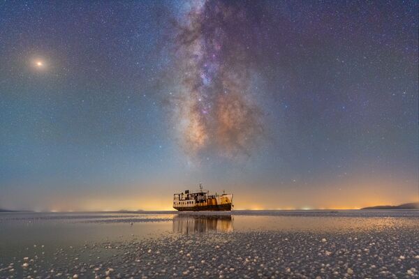 Sharafkhaneh Port and Lake Urmia by Iranian photographer Masoud Ghadiri was shortlisted at Insight Investment Astronomy Photographer Of The Year 2019.  - Sputnik International