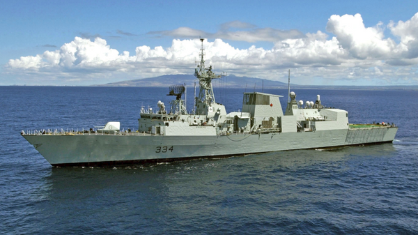 Canadian frigate HMCS Regina (FFH 334) heads out to sea to participate in exercise Rim of the Pacific (RIMPAC) 2004.  - Sputnik International